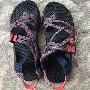 women’s chacos sandals